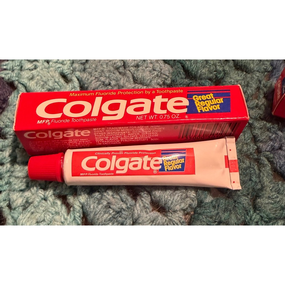 Set of 2 Vintage Colgate MFP Toothpaste Great Regular Flavor Travel Size 0.75 oz - Picture 2 of 6